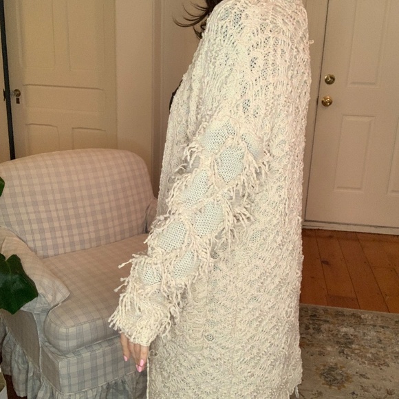 Hummingbird Knit Cream Sweater - Picture 2 of 3